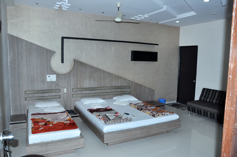 Hotel Radhe Palace Morbi Super Delux Room, Delux Room, Restaurant, Ac/Banquet, Conference Hall 